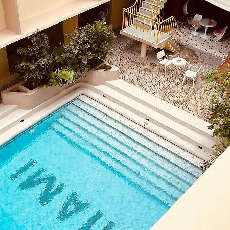 Miami Hotel Бангкок Екстер'єр фото