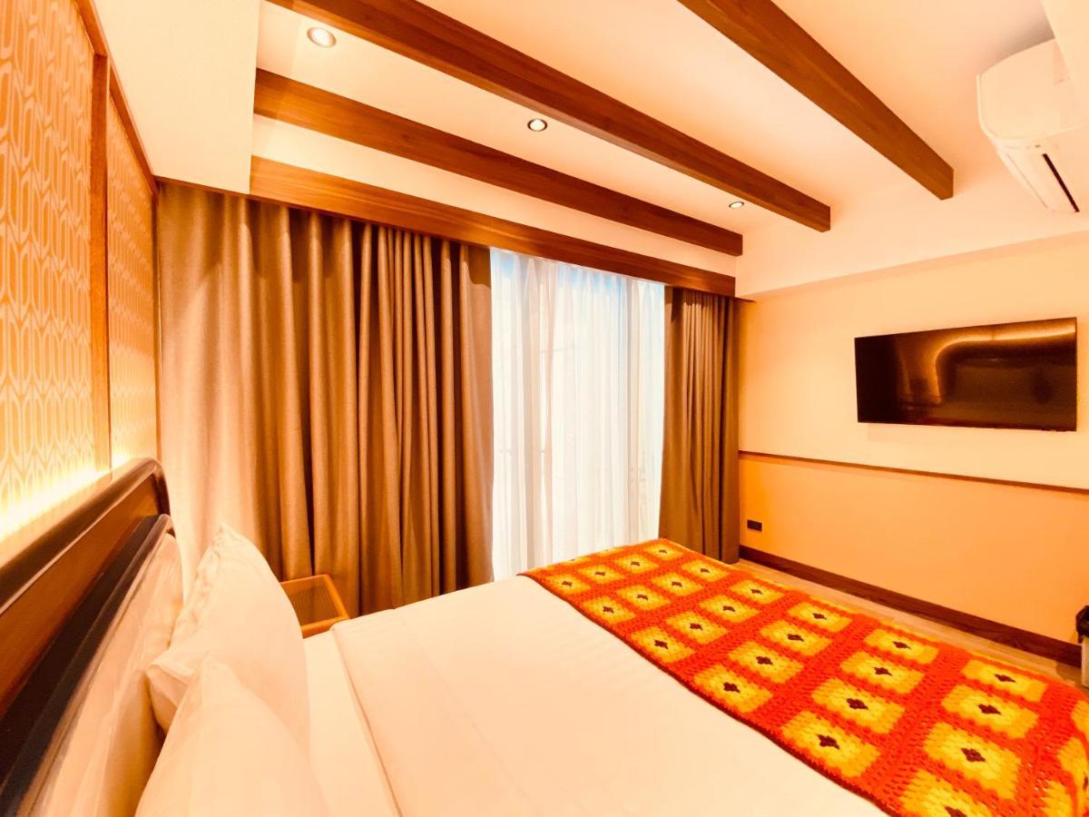 Miami Hotel Бангкок Екстер'єр фото