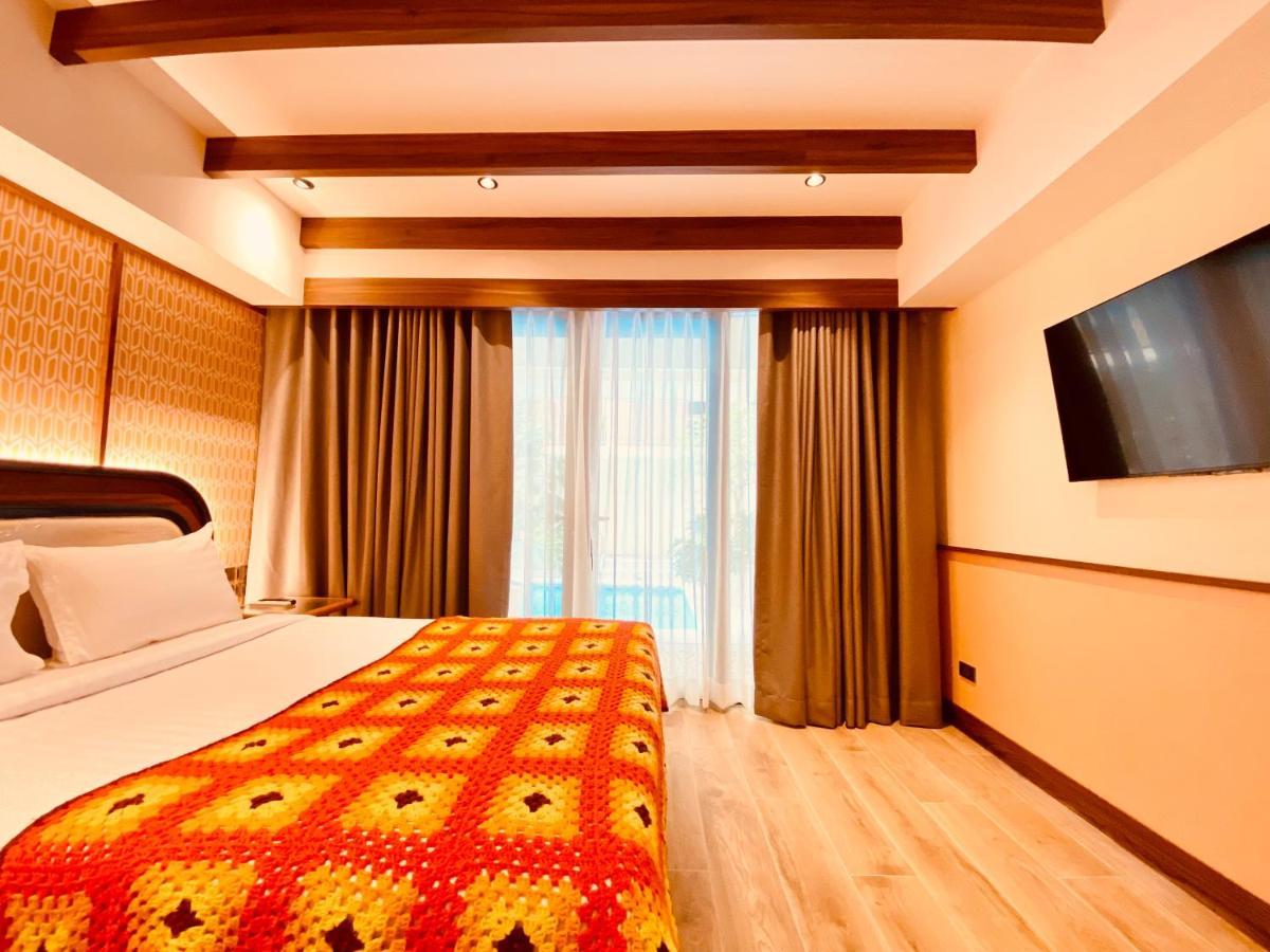 Miami Hotel Бангкок Екстер'єр фото