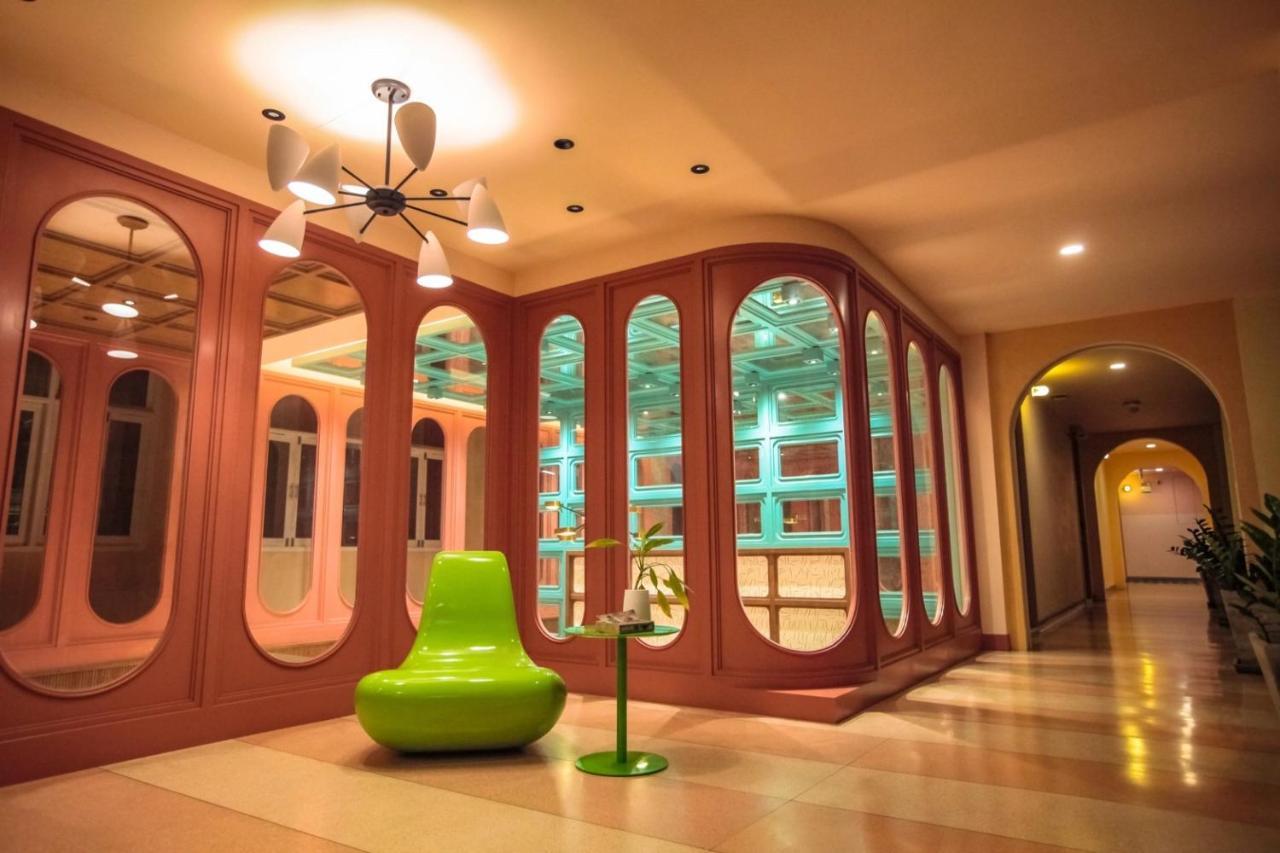 Miami Hotel Бангкок Екстер'єр фото
