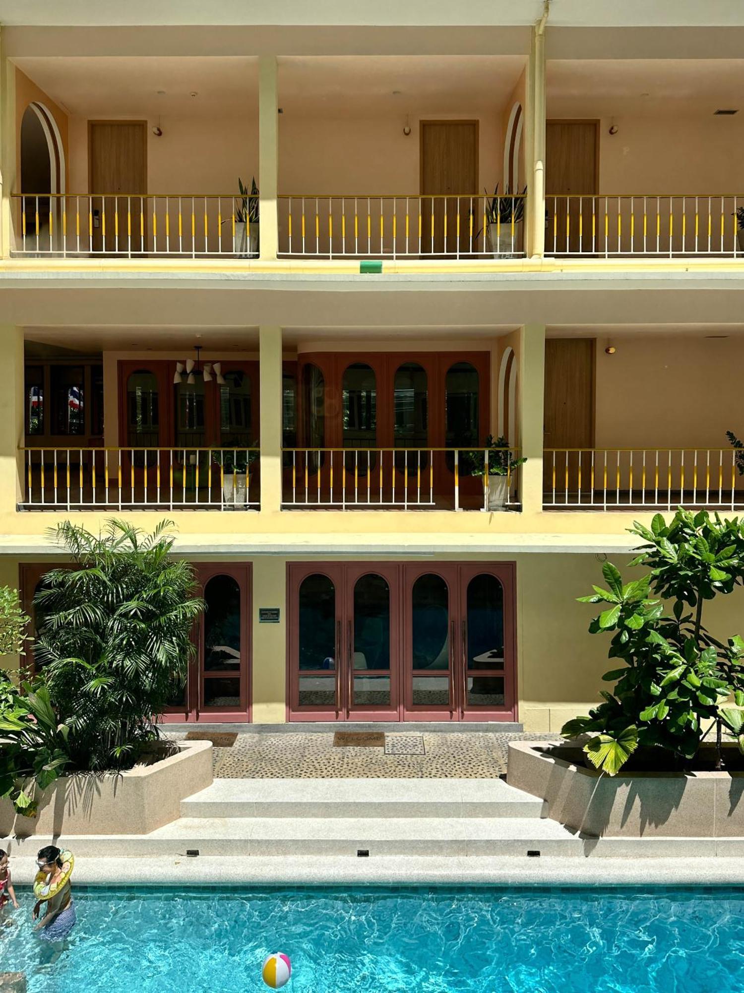 Miami Hotel Бангкок Екстер'єр фото